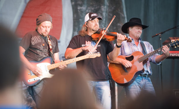 Tracy Lawrence | Red, White and Blue Days 2014